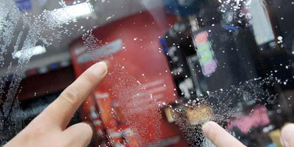 硅膠粘在金屬上怎么去除