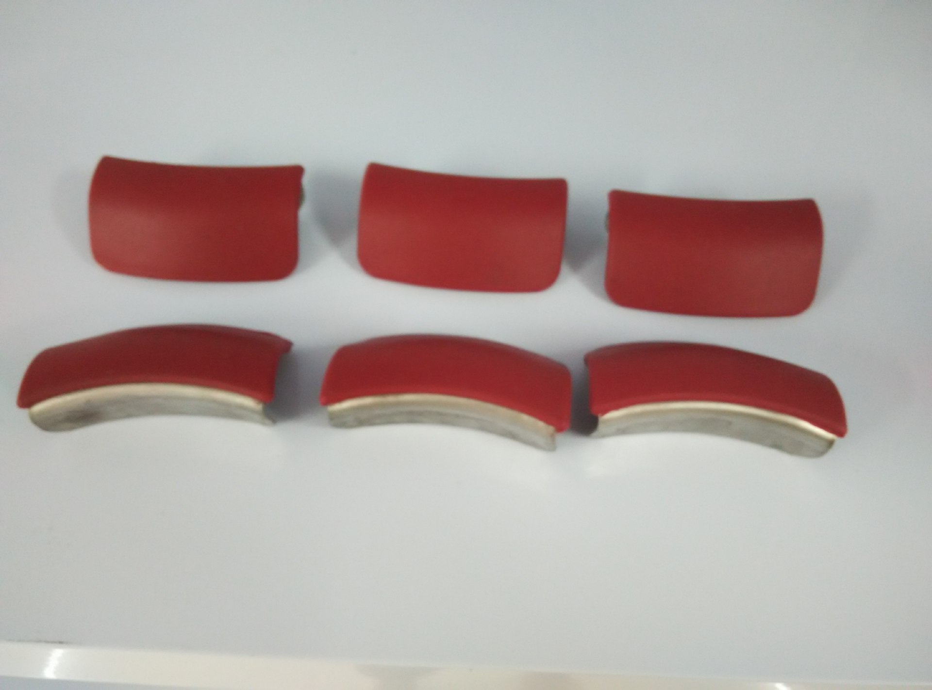 硅膠和鐵可以用膠粘嗎