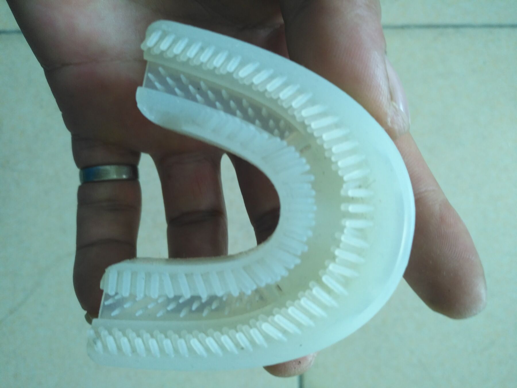 如何粘接硅膠和PP塑料