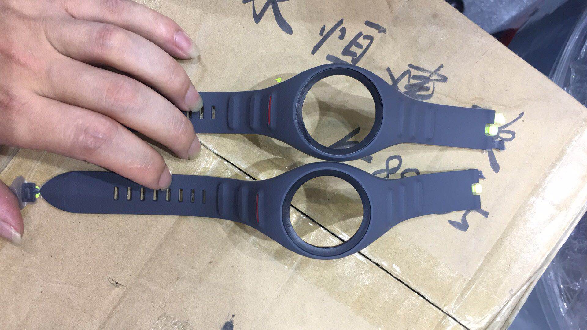 發(fā)泡硅膠熱硫化粘尼龍應用案例